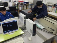貨物データを入力・出力・確認も大事な業務です