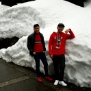 高く積もった雪をバックに 高く積もった雪をバックに